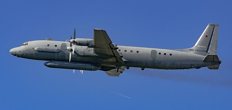 Самолет радиоэлектронной разведки Ил-20 &#171;Лысуха&#187;.