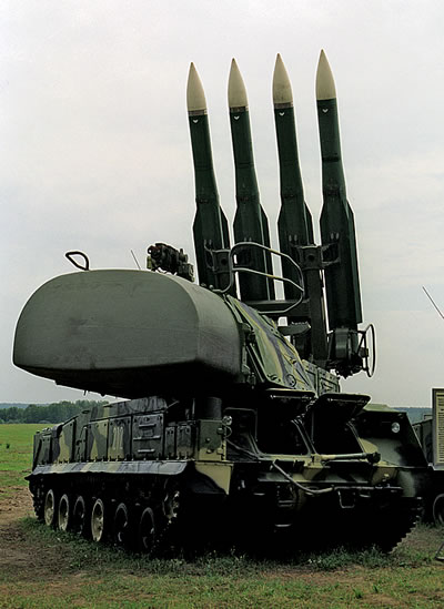 В состав ЗРК второго поколения была введена самоходная огневая установка, оснащенная собственным радиолокатором и пусковой установкой с четырьмя ракетами.