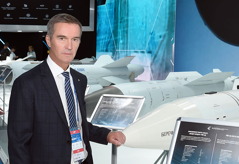 Генеральный директор Корпорации &#171;Тактическое ракетное вооружение&#187; Борис Обносов в ходе работы на МАКС-2021.