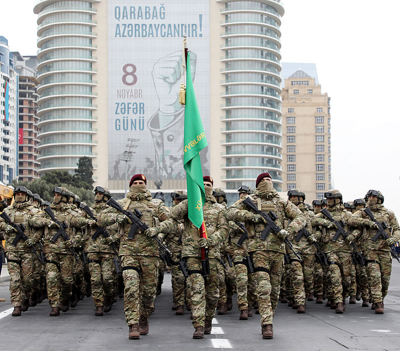 Подразделения Сил специального назначения Азербайджана на Параде Победы в Баку.