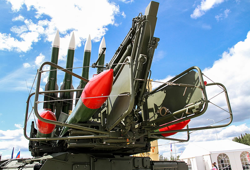 Боекомплект ЗРК &#171;Бук-М2Э&#187; составляет 48 зенитных управляемых ракет, готовых к пуску.
