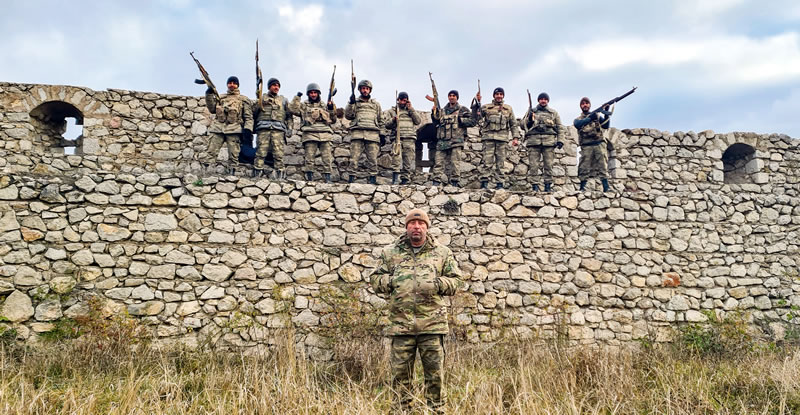 Полковник Техран Мансимов и его бойцы.