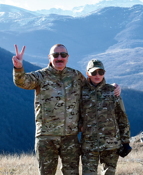 Президент Азербайджана Ильхам Алиев и Первый вице-президент Мехрибан ханум Алиева в освобожденной Шуше.