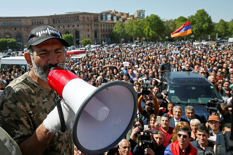 Никол Пашинян пришел к власти, в совершенстве освоив технологии &#171;цветной революции&#187; (в Армении ее назвали &#171;бархатной&#187;) и опираясь на поддержку США.