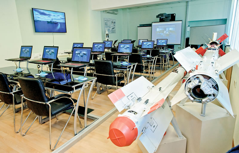 Современный учебный класс Центра подготовки персонала Корпорации &#171;Тактическое ракетное вооружение&#187;.