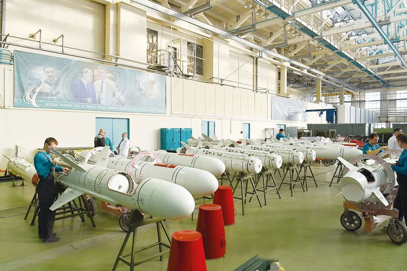Сборка ракет Х-35Э на головном предприятии Корпорации &#171;Тактическое ракетное вооружение&#187;.