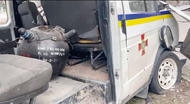 Мина ЯМ, обнаруженная в подбитом автомобиле украинских нацбатов.