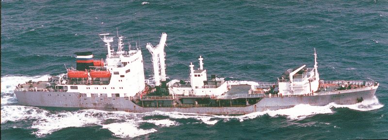 Средний танкер &#171;Печенга&#187; обеспечивал российские корабли топливом.
