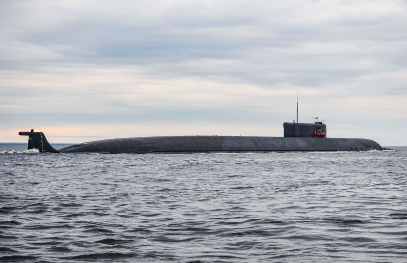 Атомная подводная лодка специального назначения &#171;Белгород&#187; выходит в море.