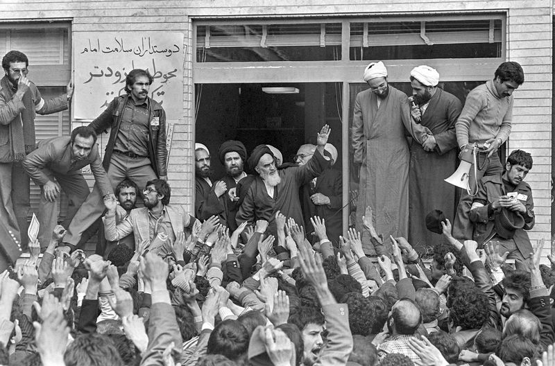 Имам Хомейни, возглавивший Исламскую революцию в Иране, понимал необходимость защиты ее идеалов. С этой целью и был создан КСИР.