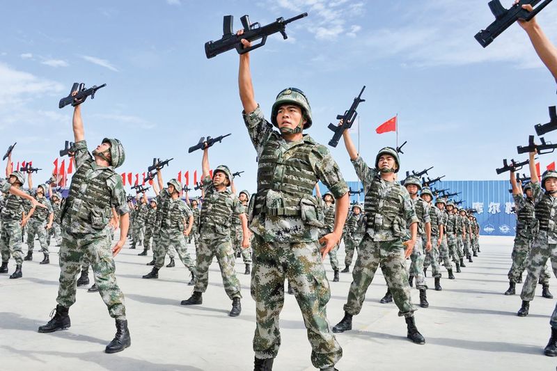Председатель КНР Си Цзиньпин поставил задачу превратить НОАК в одну из лучших армий мира.