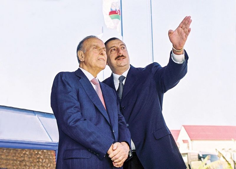 Президент Азербайджана Ильхам Алиев продолжает дело своего великого отца Гейдара Алиева.