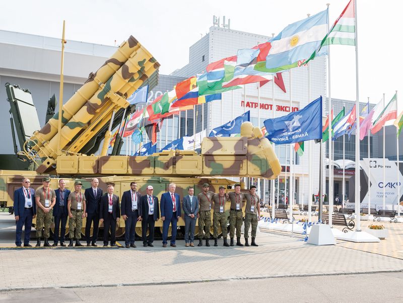 УМЗ – традиционный участник всех крупнейших международных выставок вооружений и военной техники.