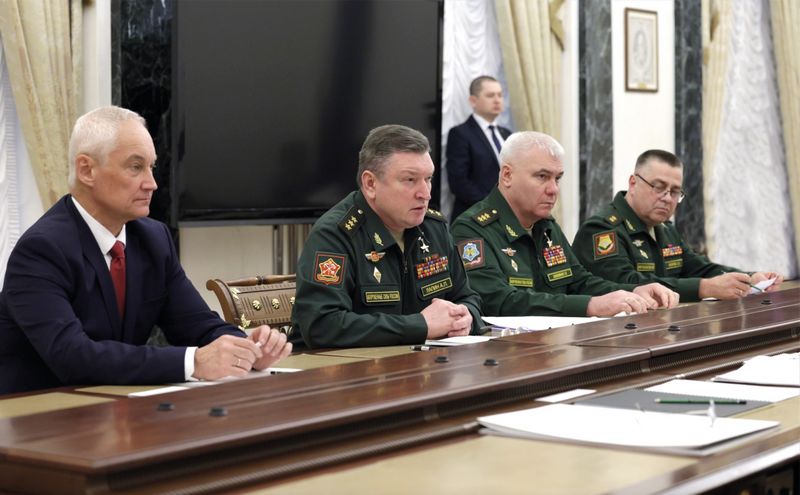 Андрей Белоусов и командующие войсками военных округов на совещании у президента РФ Владимира Путина.