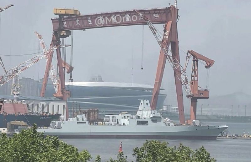    055,      Dalian Shipbuilding.